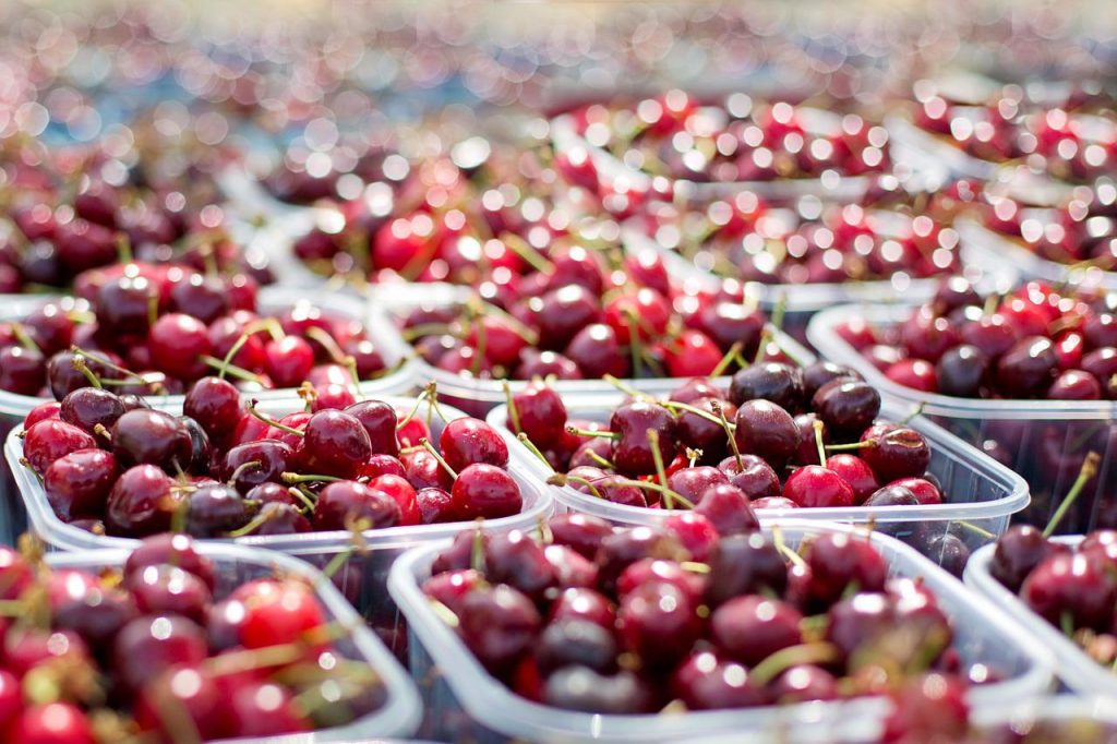 cherries, fruit, tubs-1433525.jpg